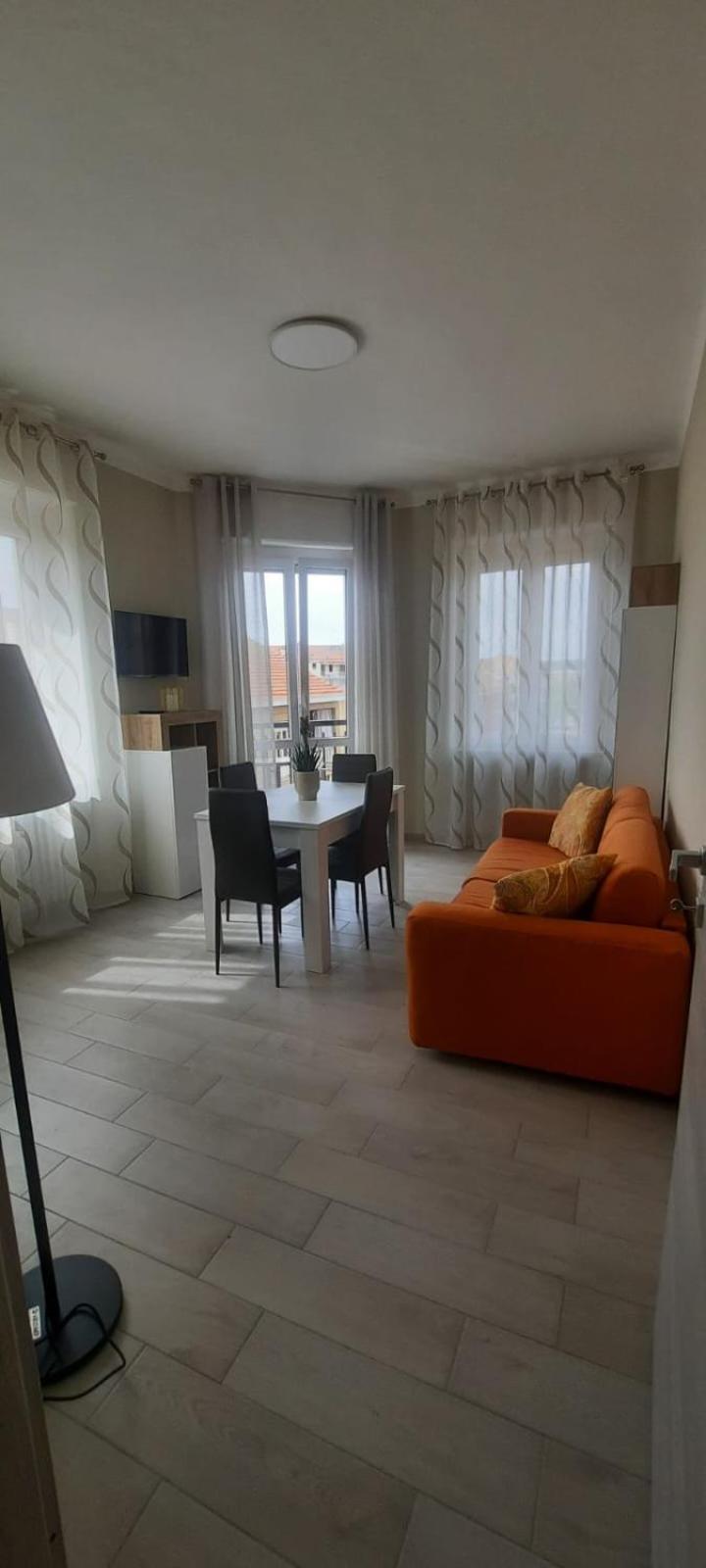 Anzalone House Apartamento Asti Exterior foto