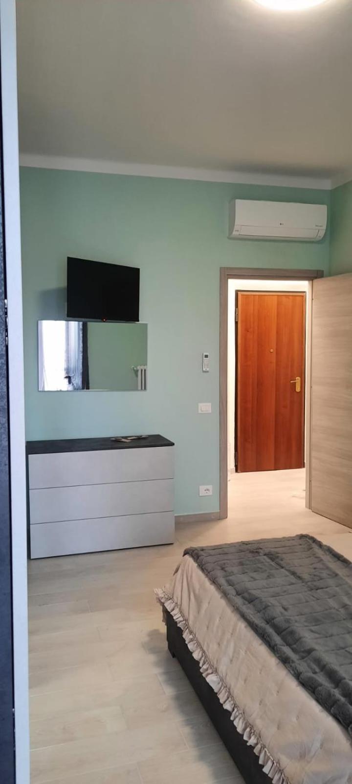 Anzalone House Apartamento Asti Exterior foto